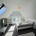 Appartment Im Dg Berlin / 5 Min Zur Messe