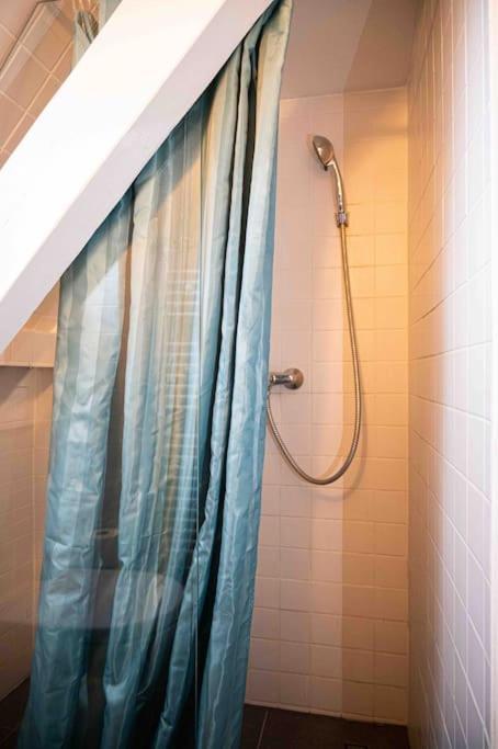 Im Dg / 5 Min Zur Messe Appartement